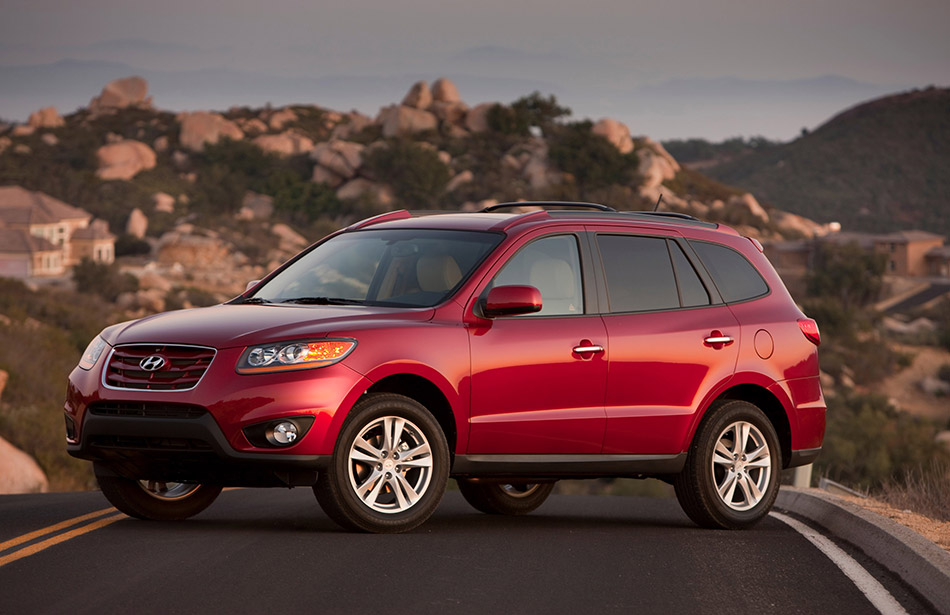 2010 Hyundai Santa Fe Front Angle