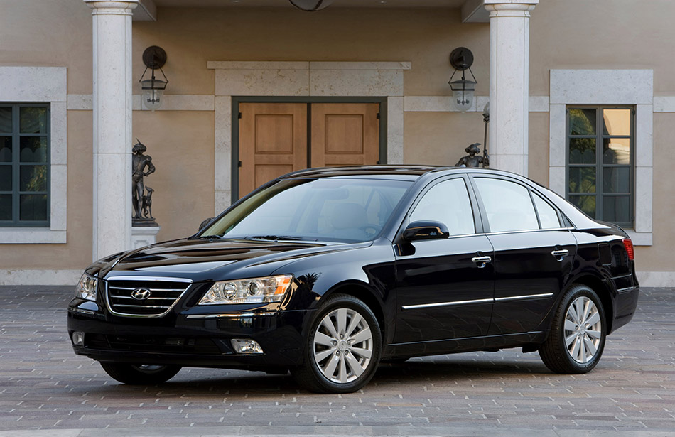 2009 Hyundai Sonata Front Angle