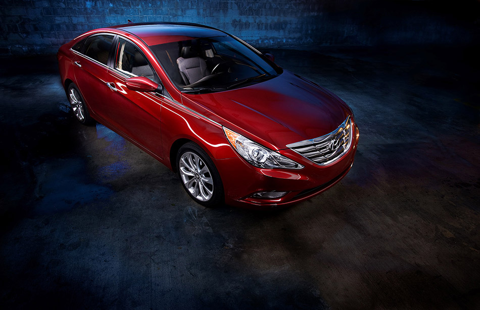 2013 Hyundai Sonata Front Angle