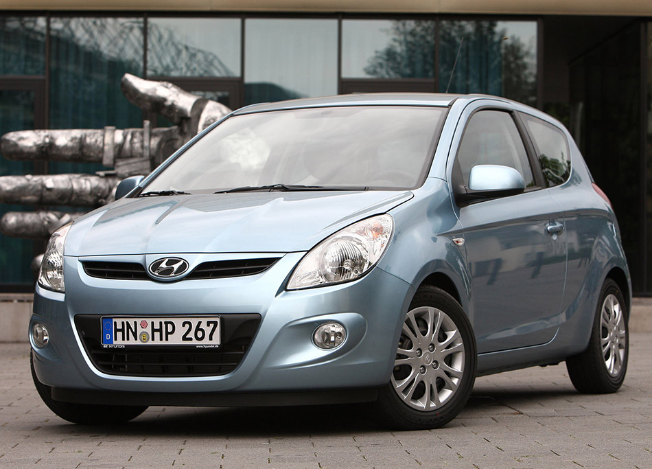 2009 Hyundai i20 3-door Front Angle