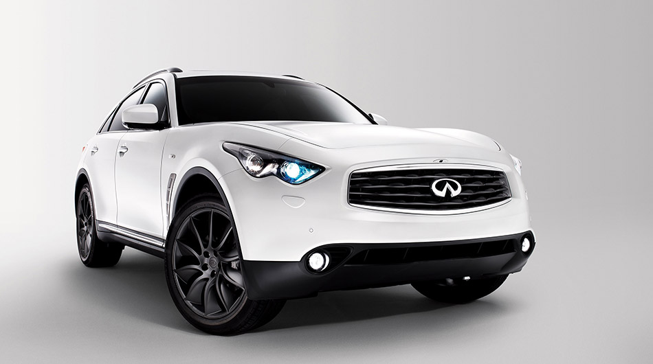 2010 Infiniti FX Limited Edition Front Angle