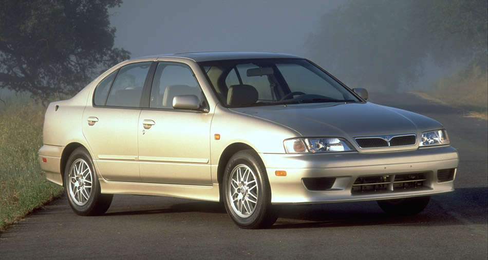 1999 Infiniti G20 Front Angle