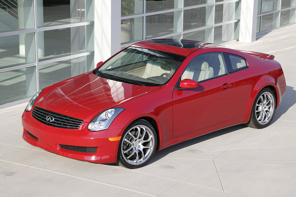 2006 Infiniti G35 Coupe Front Angle