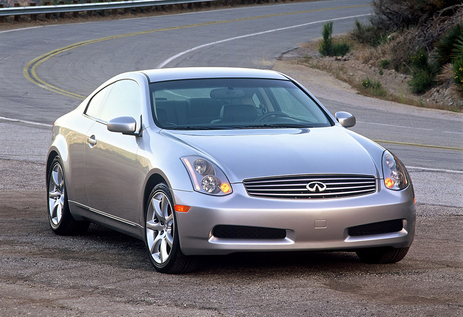 2003 Infiniti G35 Sport Coupe Front Angle