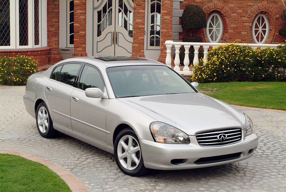 2003 Infiniti Q45 Front Angle