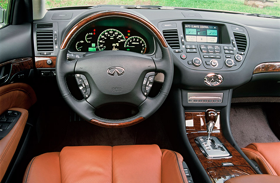 2005 Infiniti Q45 Interior