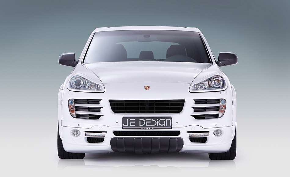 2009 JE Design Porsche Cayenne Progressor Front Angle