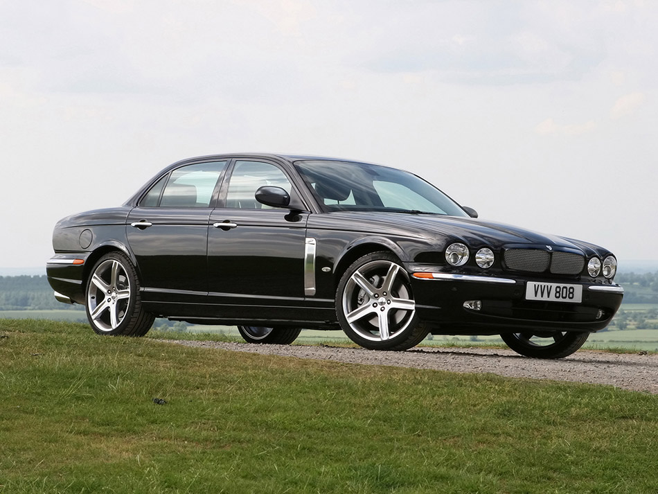 2007 Jaguar XJR Portfolio Front Angle