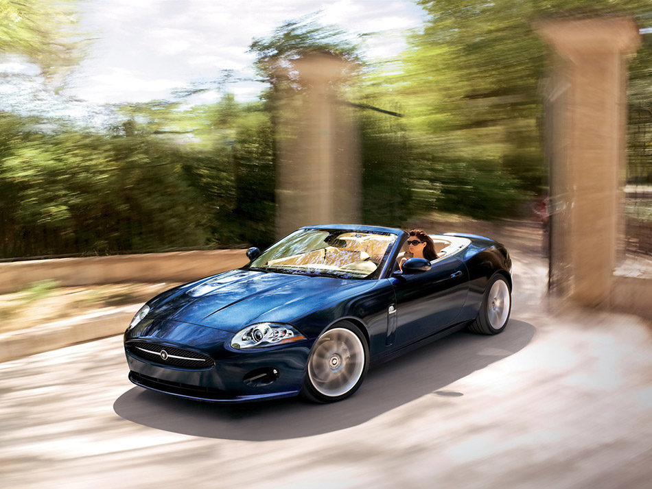 2007 Jaguar XK Convertible Front Angle
