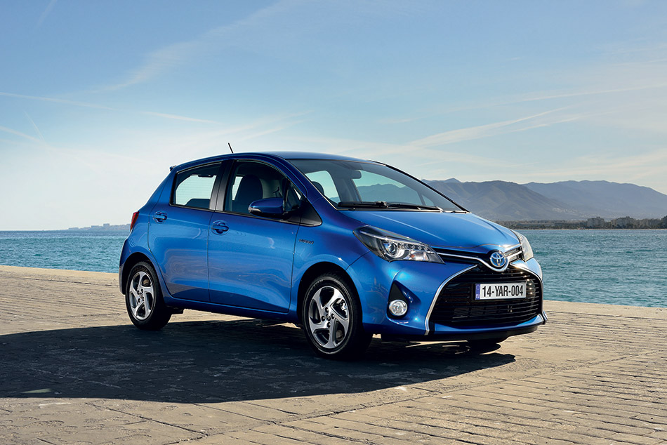 2015 Toyota Yaris Front Angle