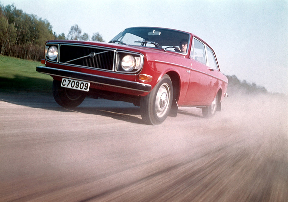 1967 Volvo 142 Front Angle