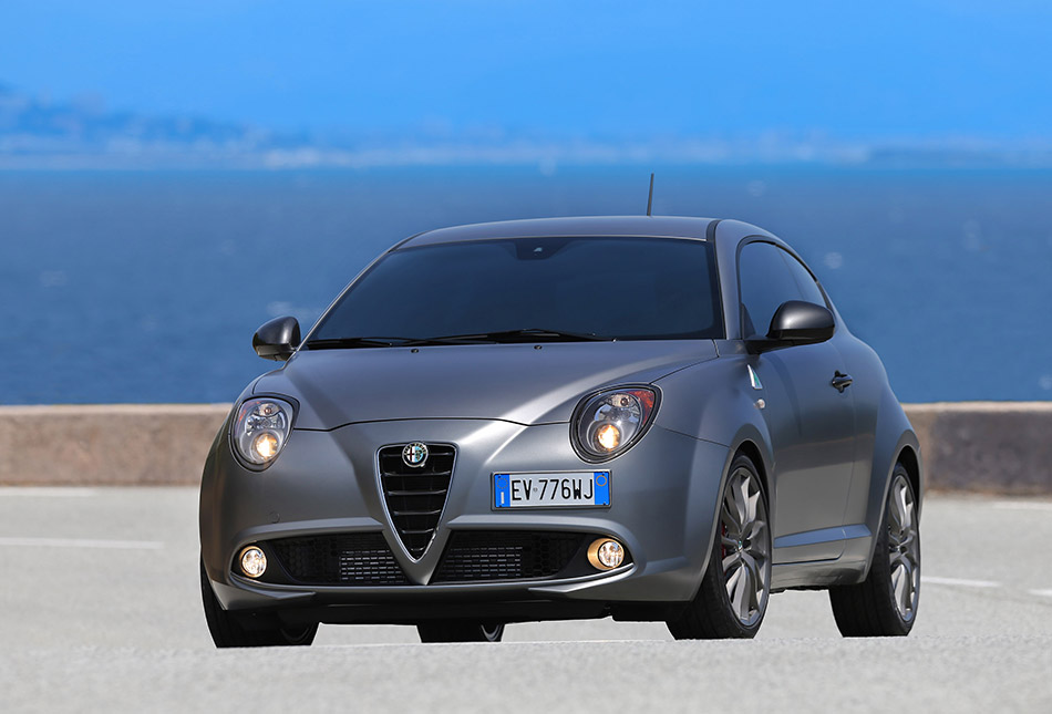 2014 Alfa Romeo MiTo Quadrifoglio Verde Front Angle