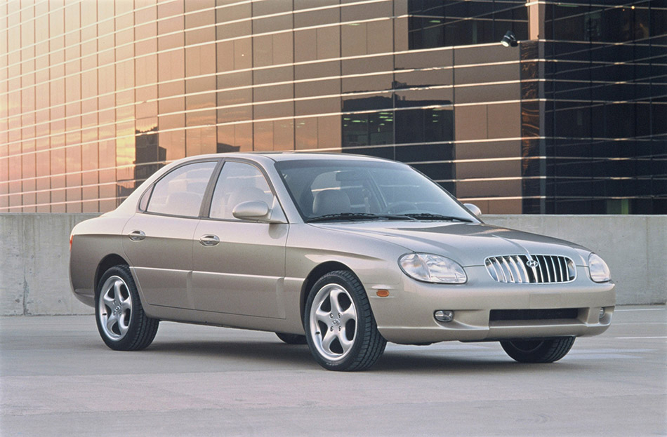 1998 Hyundai Avatar Concept Front Angle