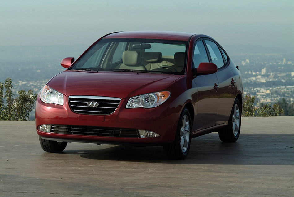 2007 Hyundai Elantra Front Angle