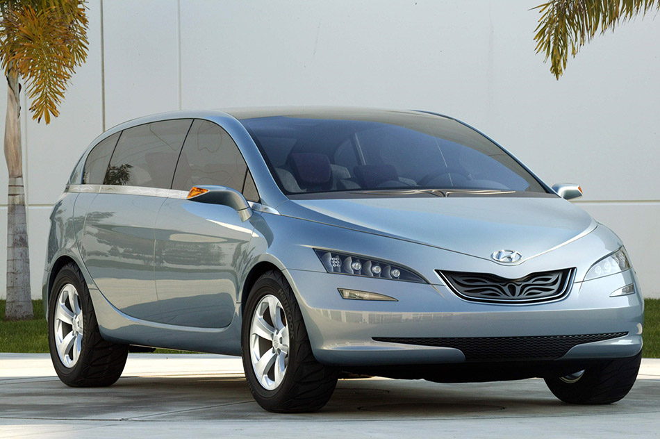 2005 Hyundai Portico Concept Front Angle