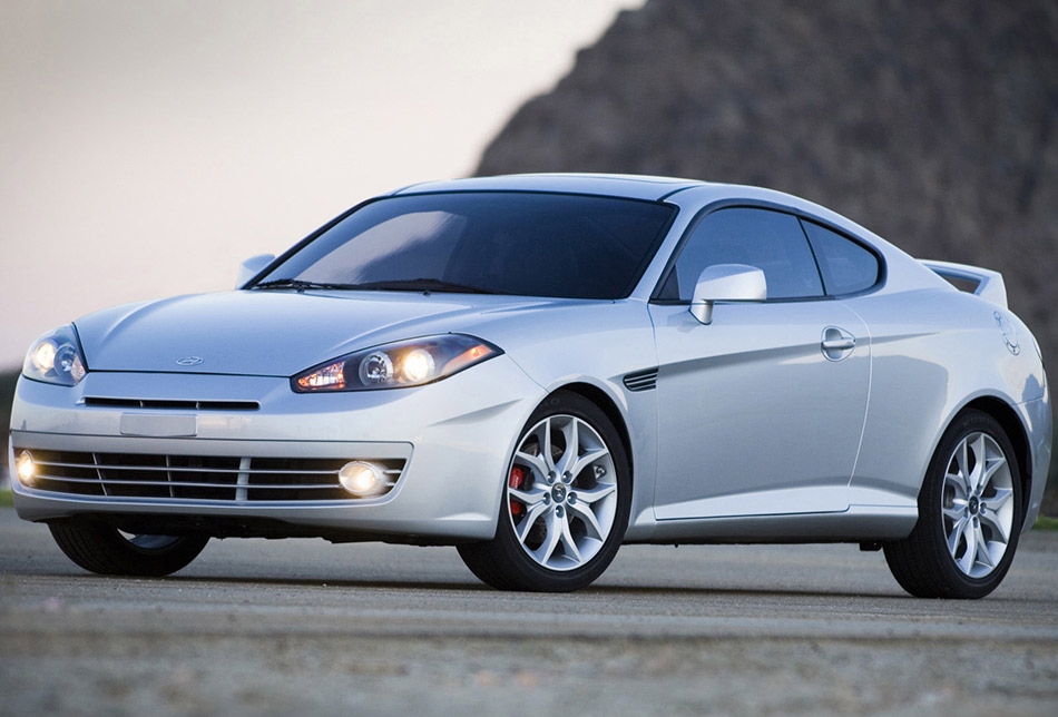 2007 Hyundai Tiburon Coupe Front Angle