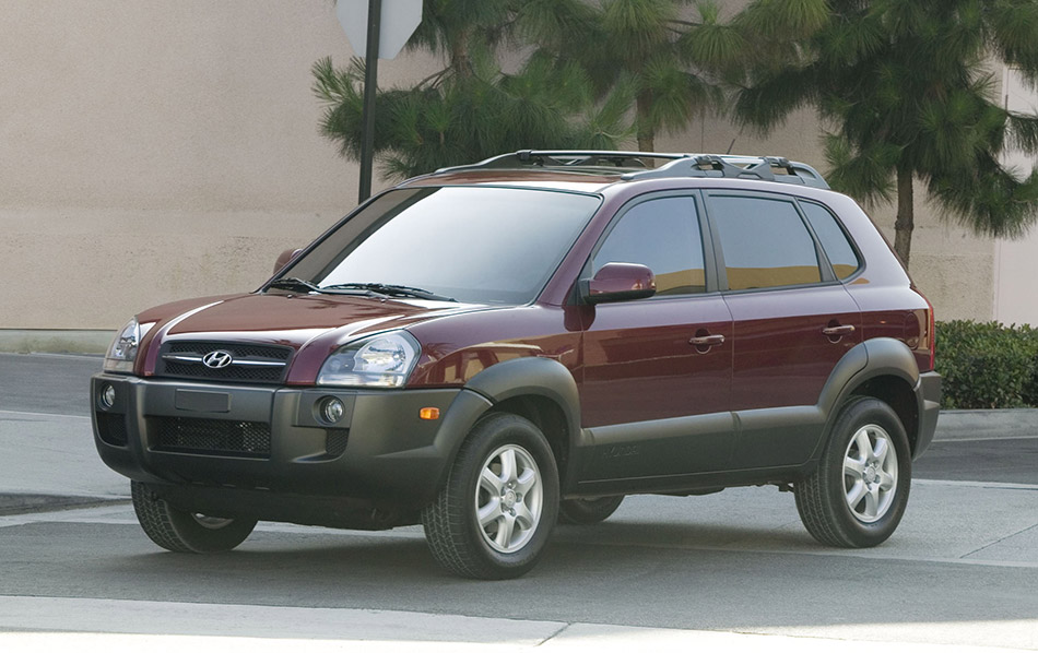 2005 Hyundai Tucson Front Angle