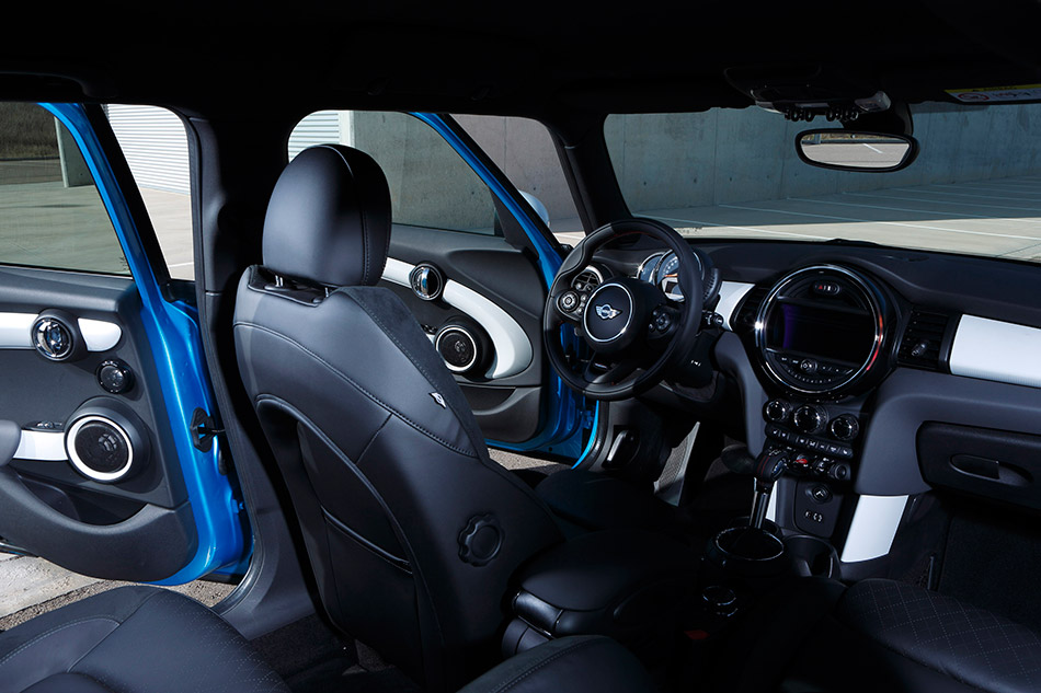 2015 Mini Cooper 5-door Interior