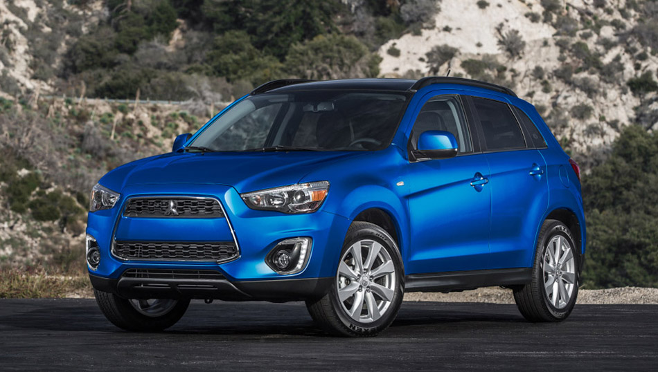 2015 Mitsubishi Outlander Sport SE Front Angle