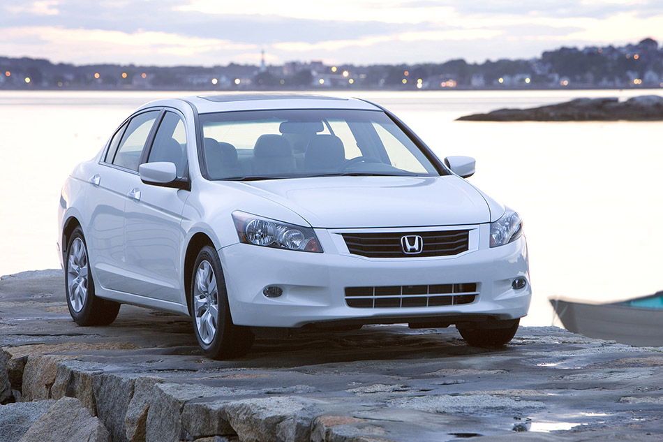 2008 Honda Accord EX-L V6 Sedan Front Angle