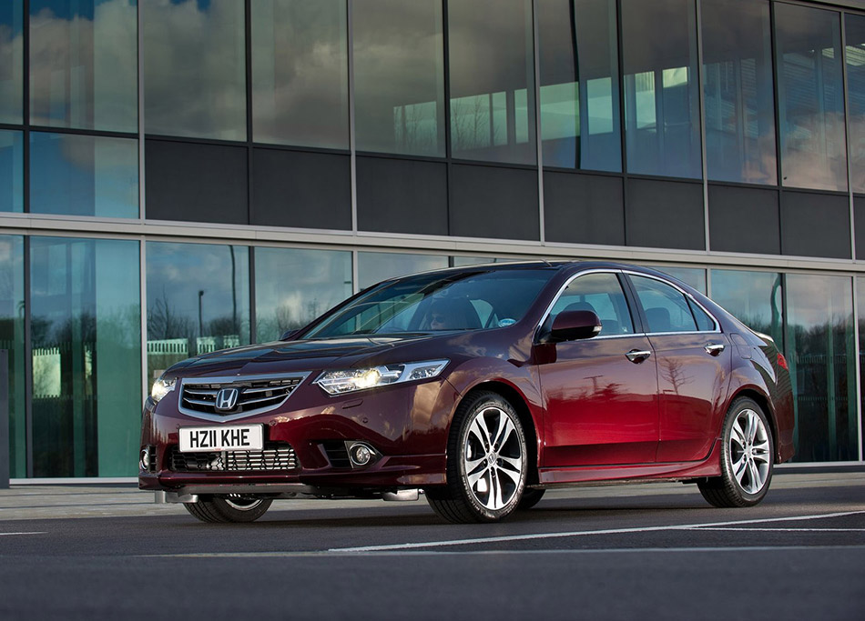 2011 Honda Accord Type S Front Angle