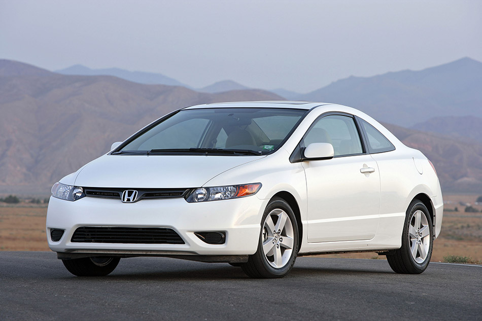 2006 Honda Civic Coupe Front Angle