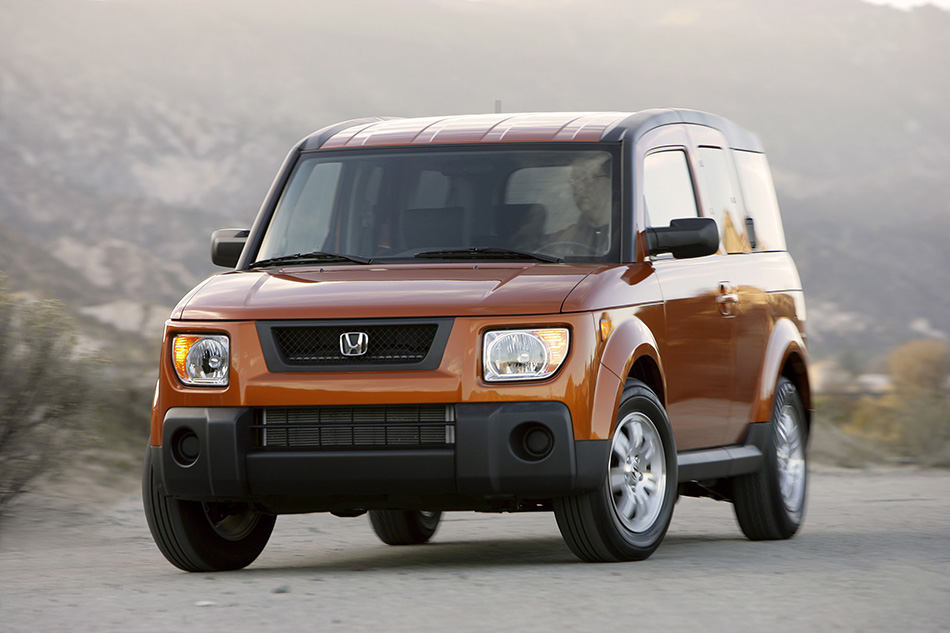 2006 Honda Element EX-P Front Angle