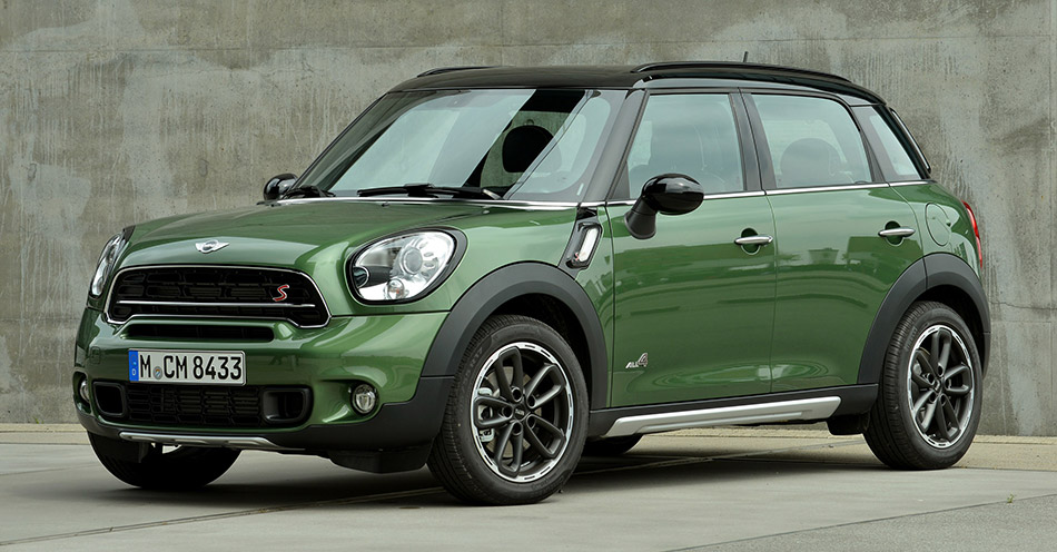 2015 Mini Countryman Front Angle