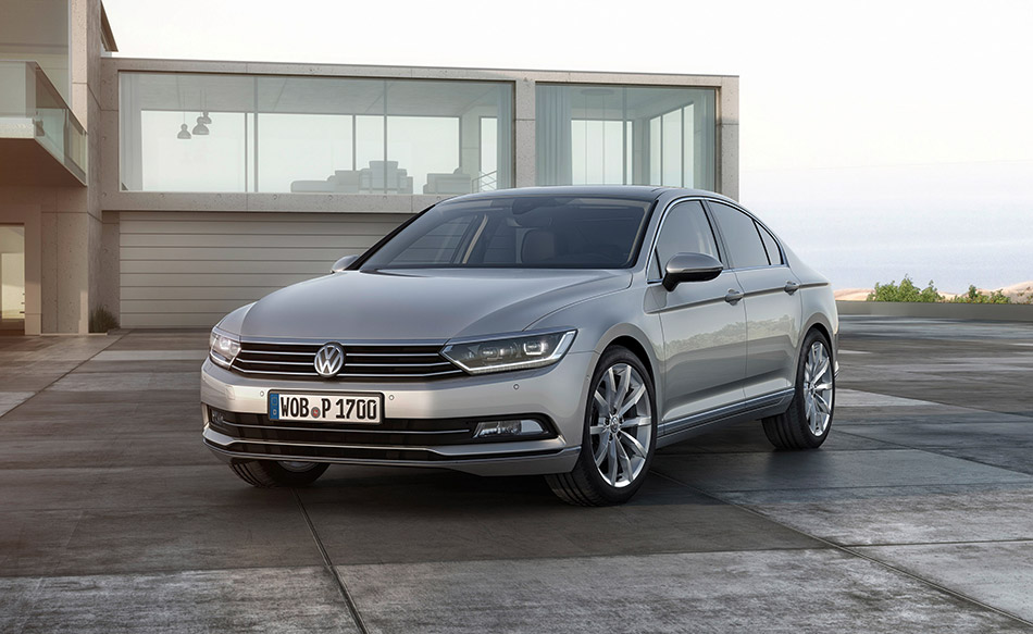 2015 Volkswagen Passat Front Angle