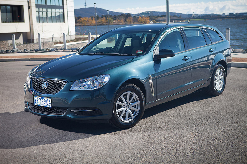 2014 Holden VF Commodore Sportwagon Front Angle