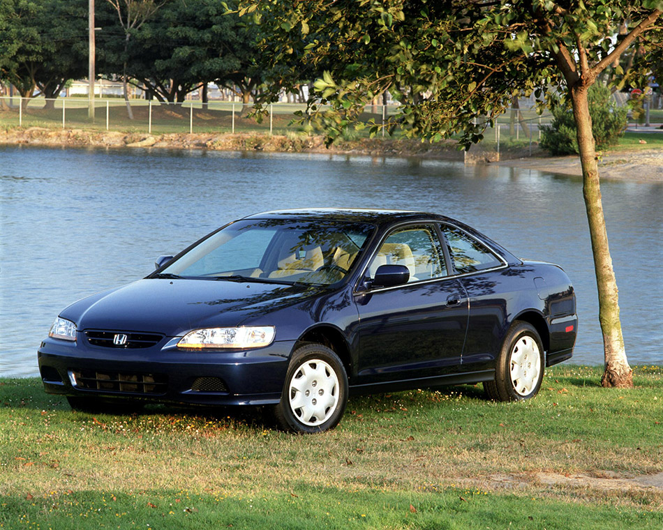 2001 Honda Accord Coupe Front Angle
