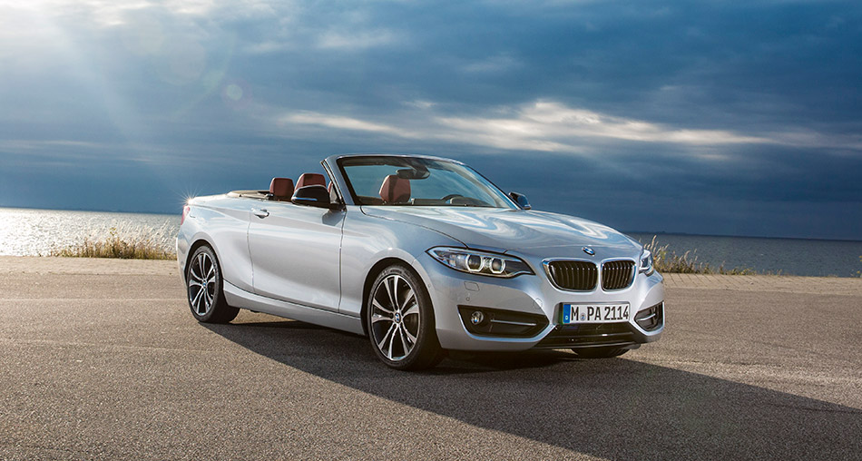 2015 BMW 2-Series Convertible Front Angle