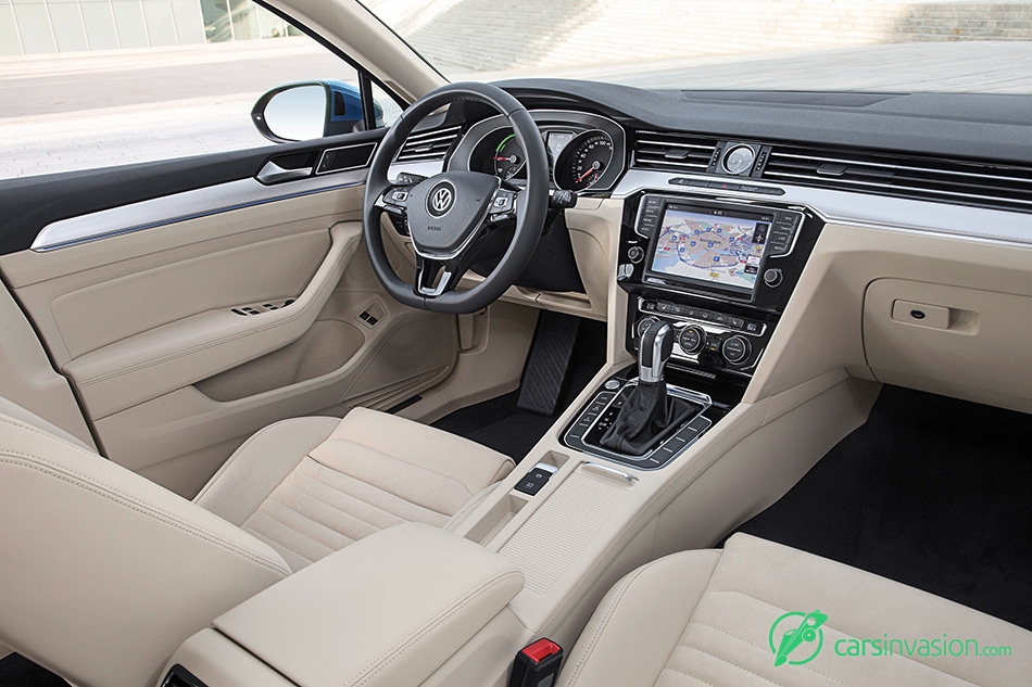 2015 Volkswagen Passat GTE Interior