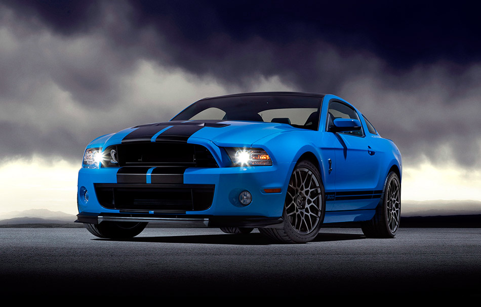 2013 Ford Mustang Shelby GT500 Front Angle