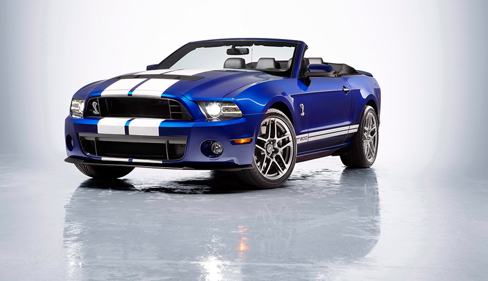 2013 Ford Mustang Shelby GT500 Convertible Front Angle