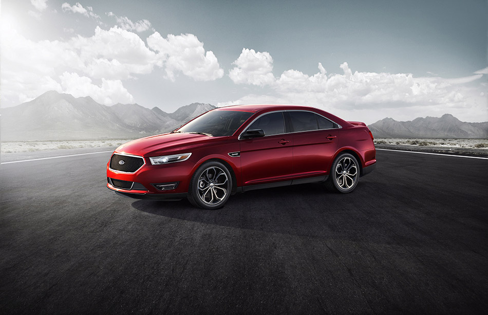 2013 Ford Taurus SHO Front Angle