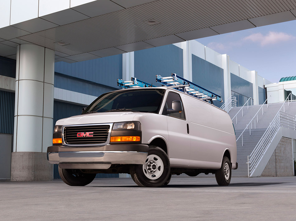 2014 GMC Savana Front Angle