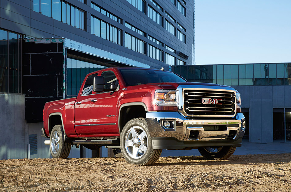 2015 GMC Sierra 2500HD Front Angle