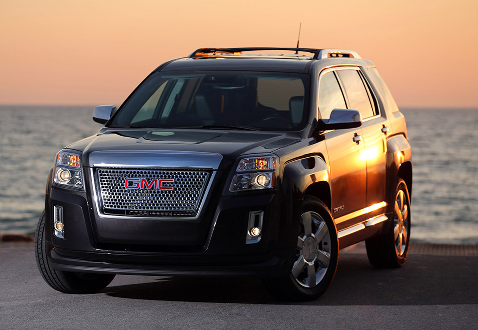 2015 GMC Terrain Denali Front Angle