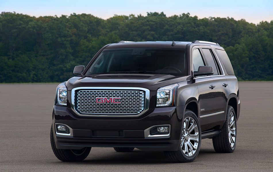 2015 GMC Yukon Denali Front Angle