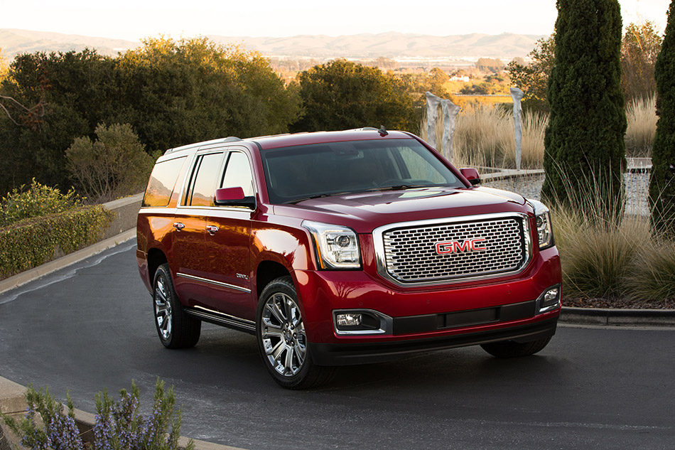 2015 GMC Yukon XL Denali Front Angle