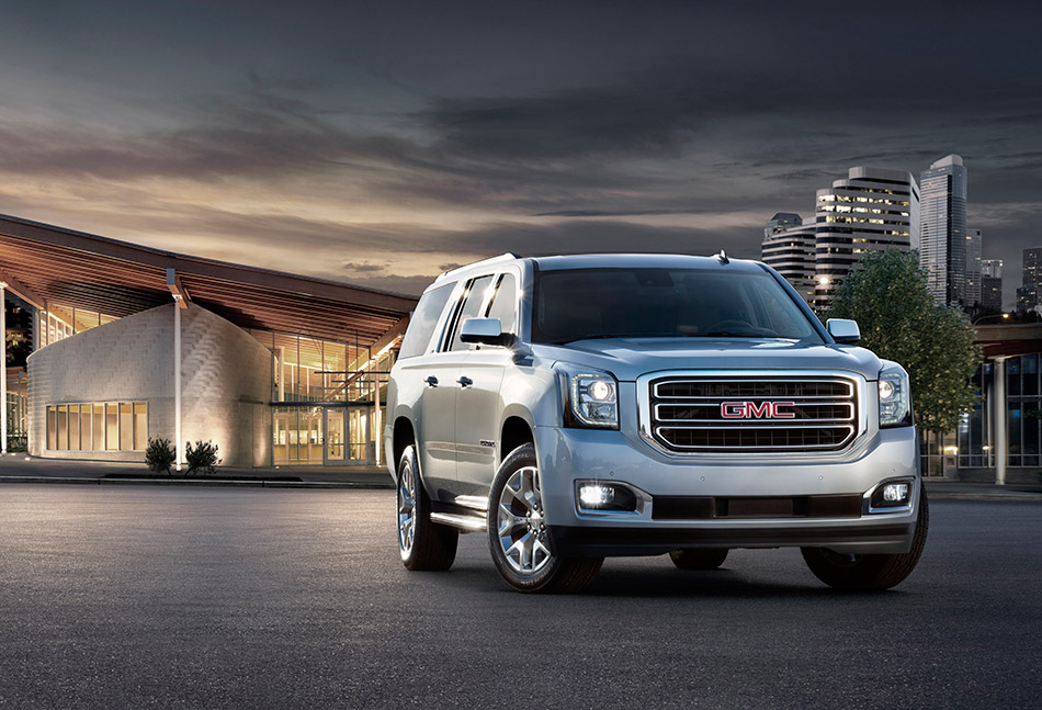 2015 GMC Yukon XL SLT Front Angle