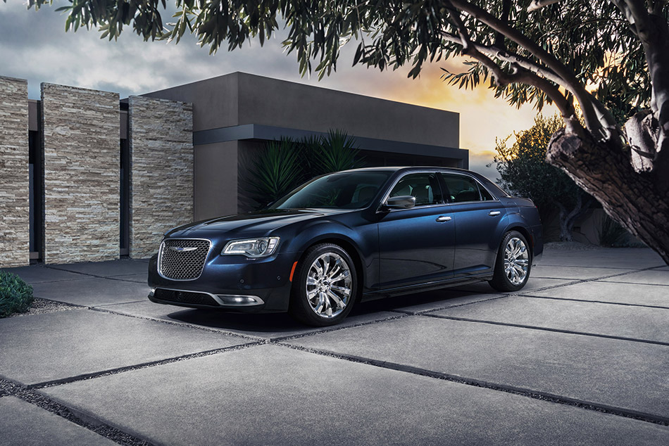 2015 Chrysler 300 Front Angle