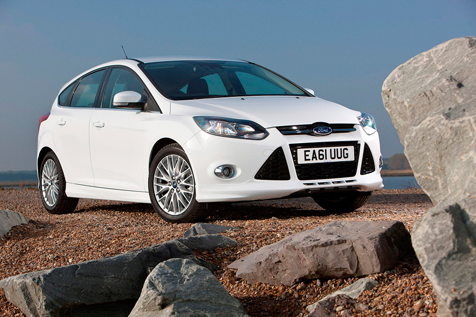 2012 Ford Focus Zetec S Front Angle