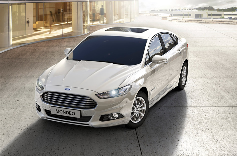 2015 Ford Mondeo Hybrid Front Angle