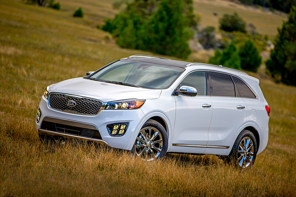 2016 Kia Sorento Front Angle