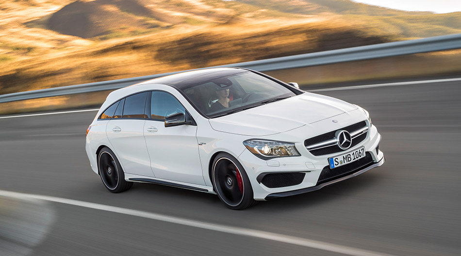 2016 Mercedes-Benz CLA45 AMG Shooting Brake Front Angle
