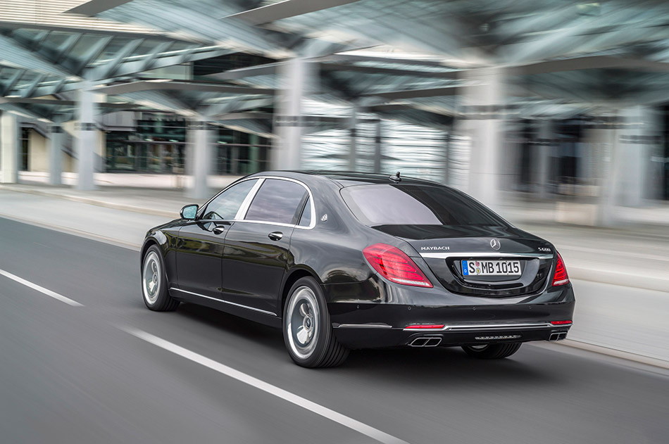 2016 Mercedes-Benz S-Class Maybach Rear Angle