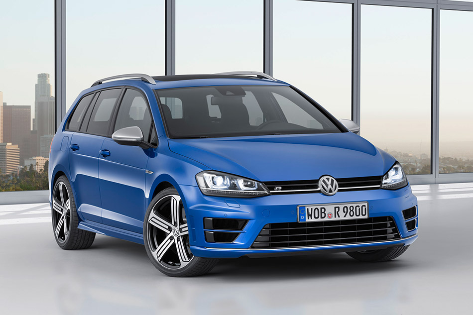 2015 Volkswagen Golf R Variant Front Angle