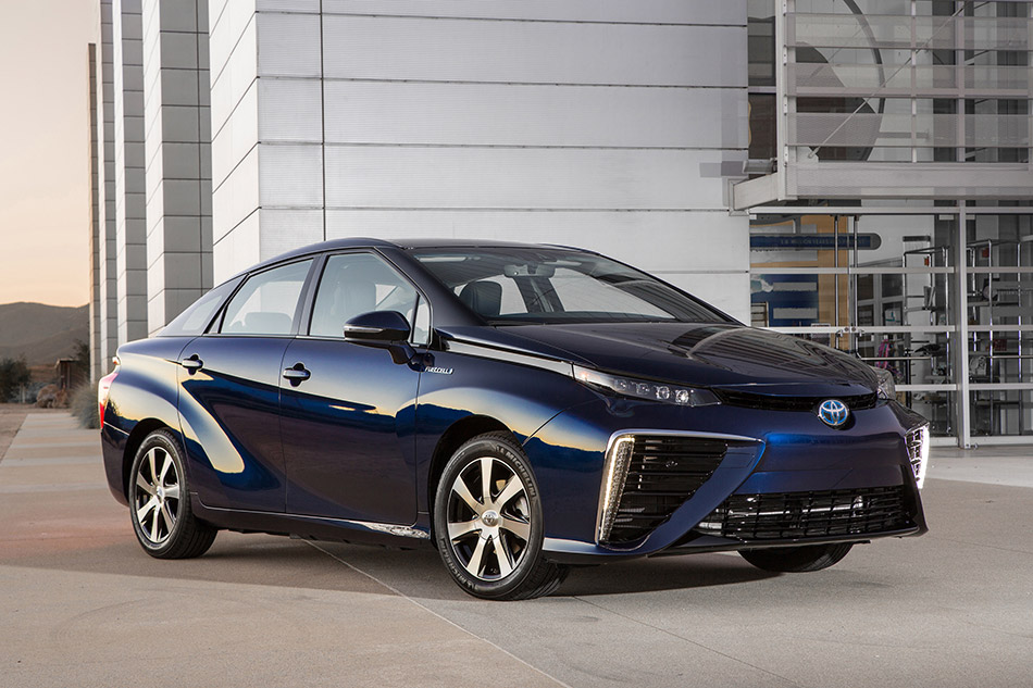 2016 Toyota Mirai Front Angle